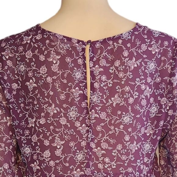 Aeropstale Shirt Sheer Floral blouse purple keyhole back Size Small - Picture 8 of 13